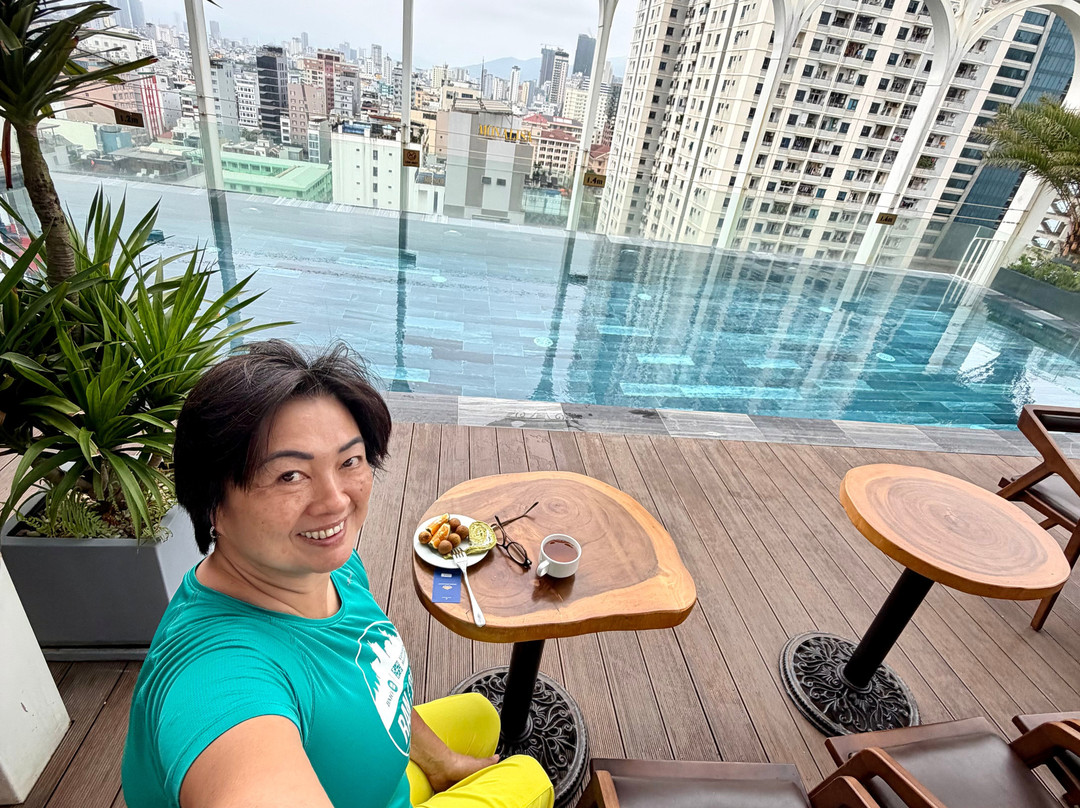 Golden Lotus Luxury Hotel主图
