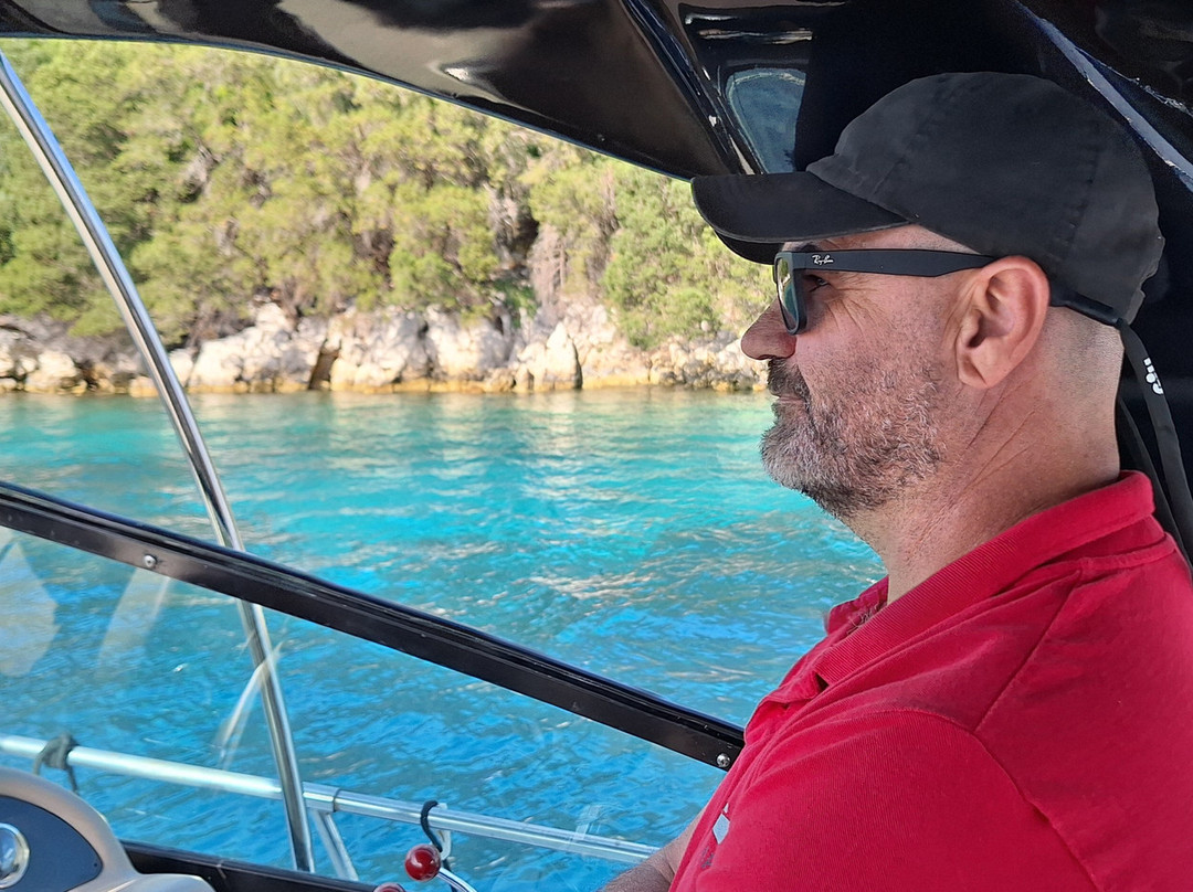 Escape Boat Cruises-Nikiana必去景点