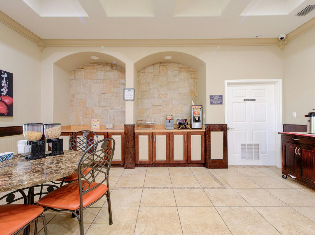 Weslaco酒店住宿-Weslaco Inn by Capital O Near Mercedes