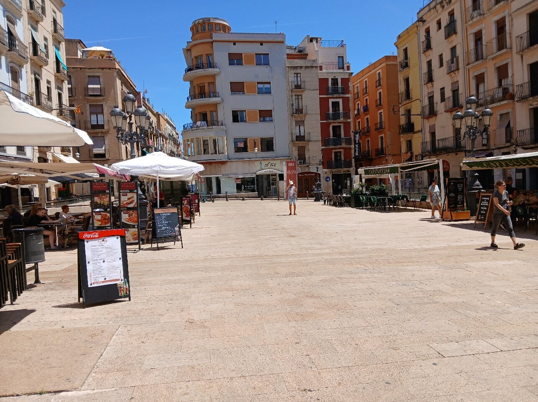 Placa De La Font-塔拉戈纳必去景点