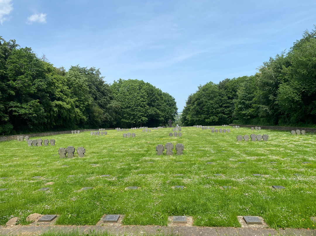 Soldatenfriedhof Vossenack-Huertgenwald必去景点