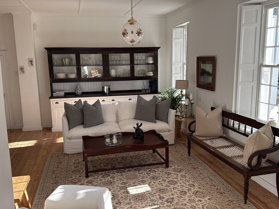 Robertson Manor