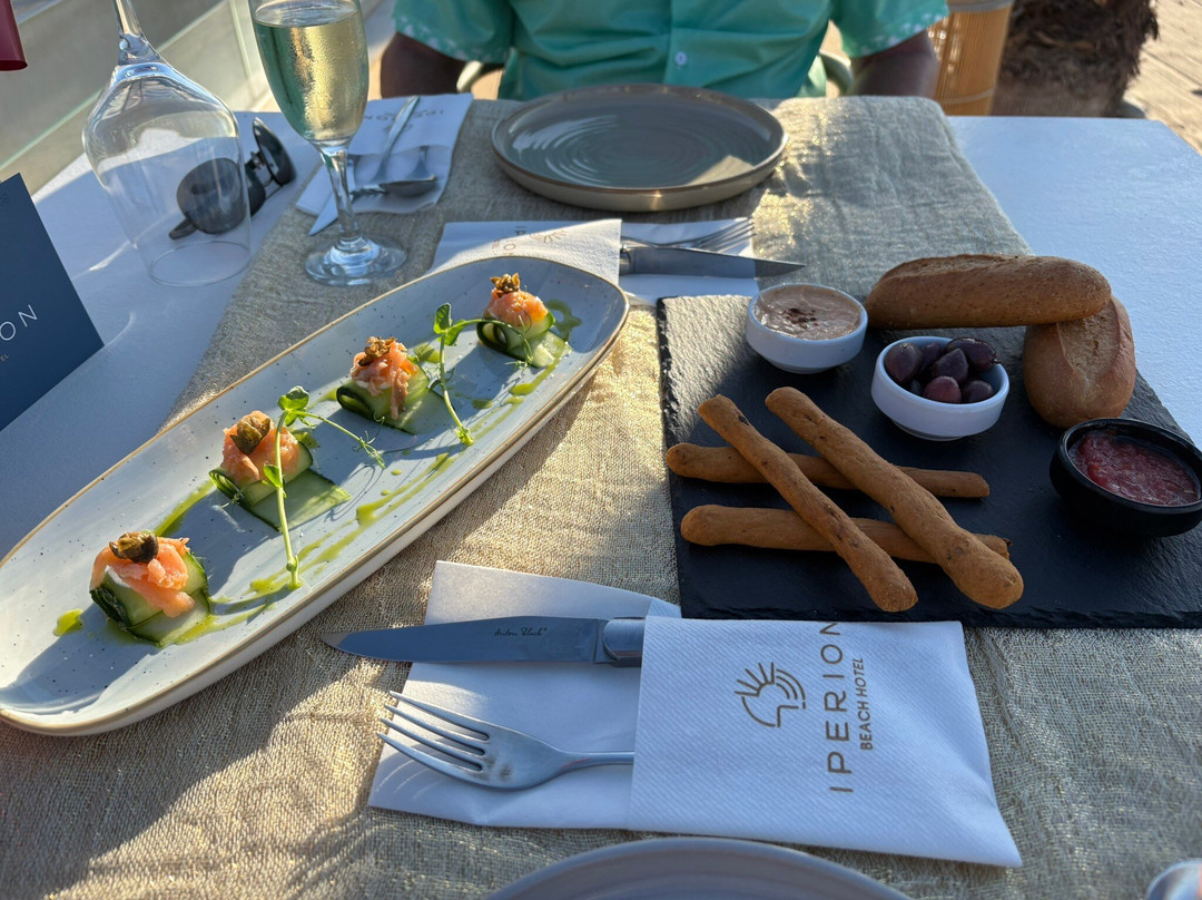 艾佩里昂海滩酒店主图
