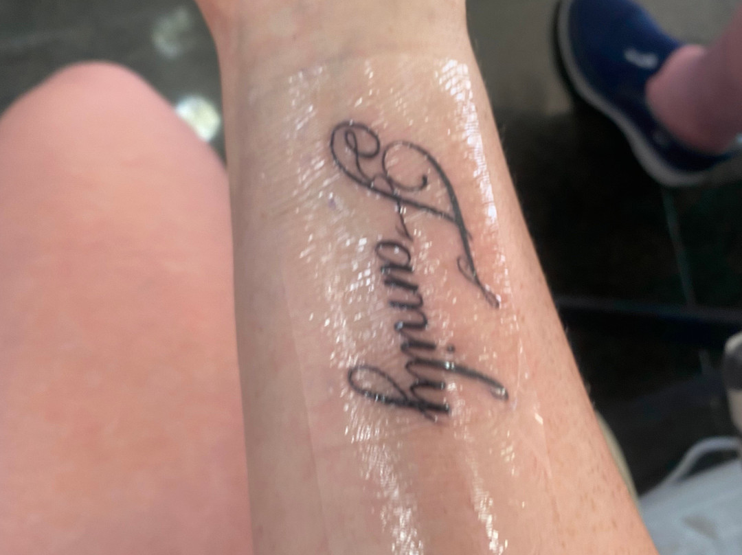 INKspiration Tattoo and Piercing Studio-托雷莫里诺斯必去景点