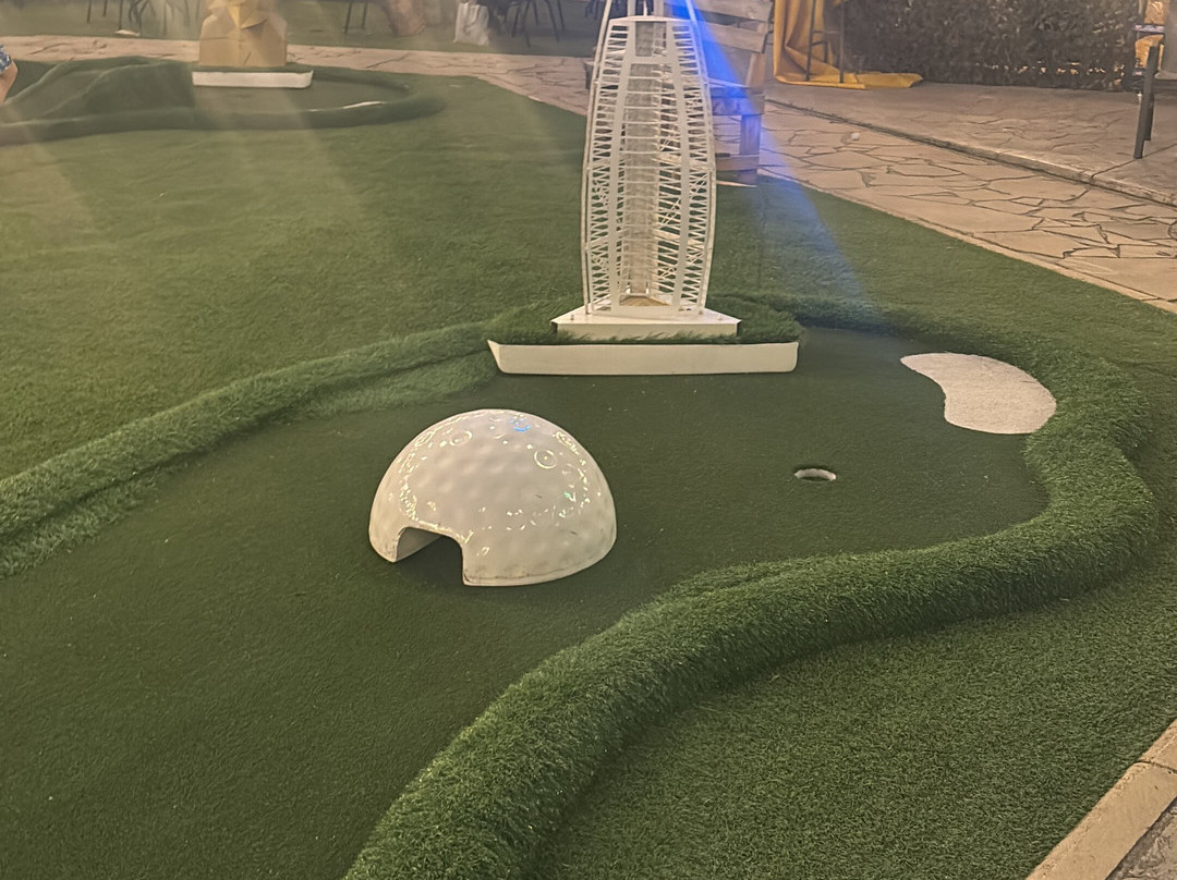 Putt Putt Mini Golf And Garden Bar-Oroklini必去景点