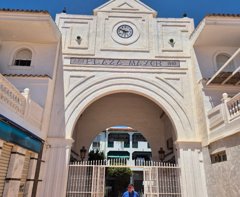24 Avenida Ciudad De Melilla Building-Arroyo de la Miel必去景点
