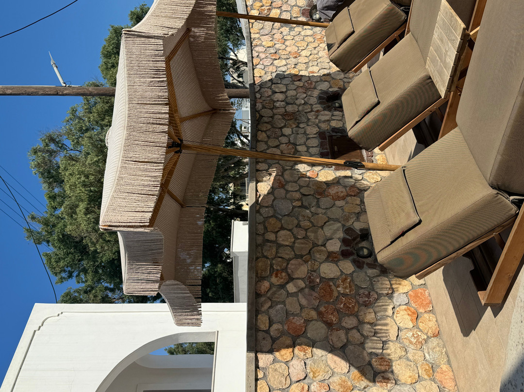 Pithos Apartments
