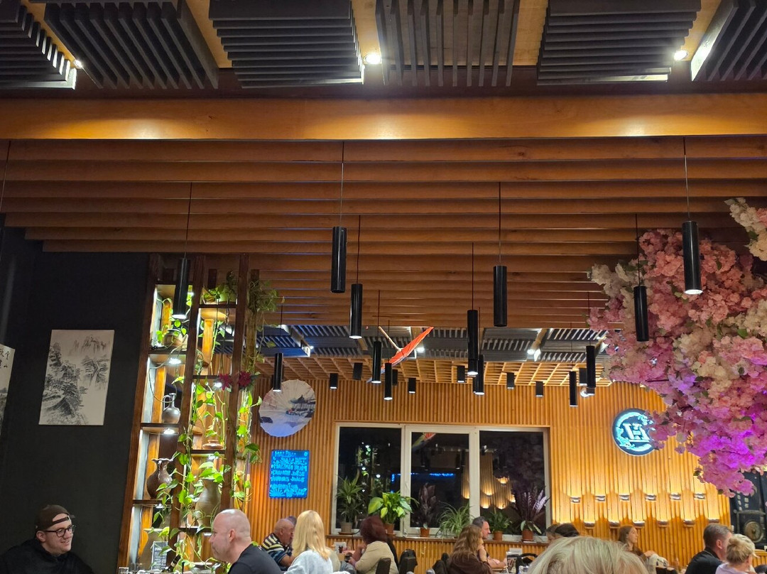 Vian Cuisine & Sushi Bar