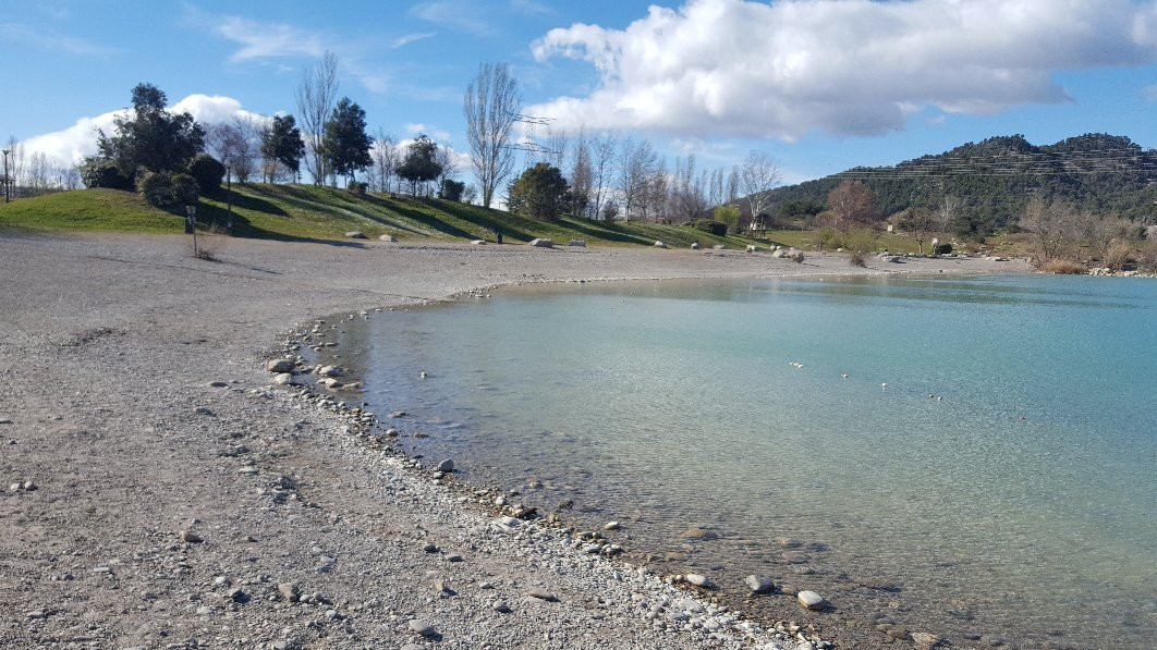 Lac de Peyrolles景点图片