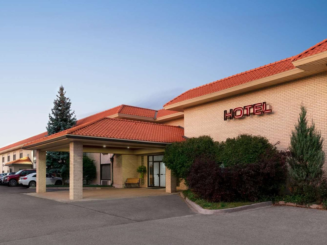 温莎贝斯特韦斯特 SureStay Plus 酒店主图