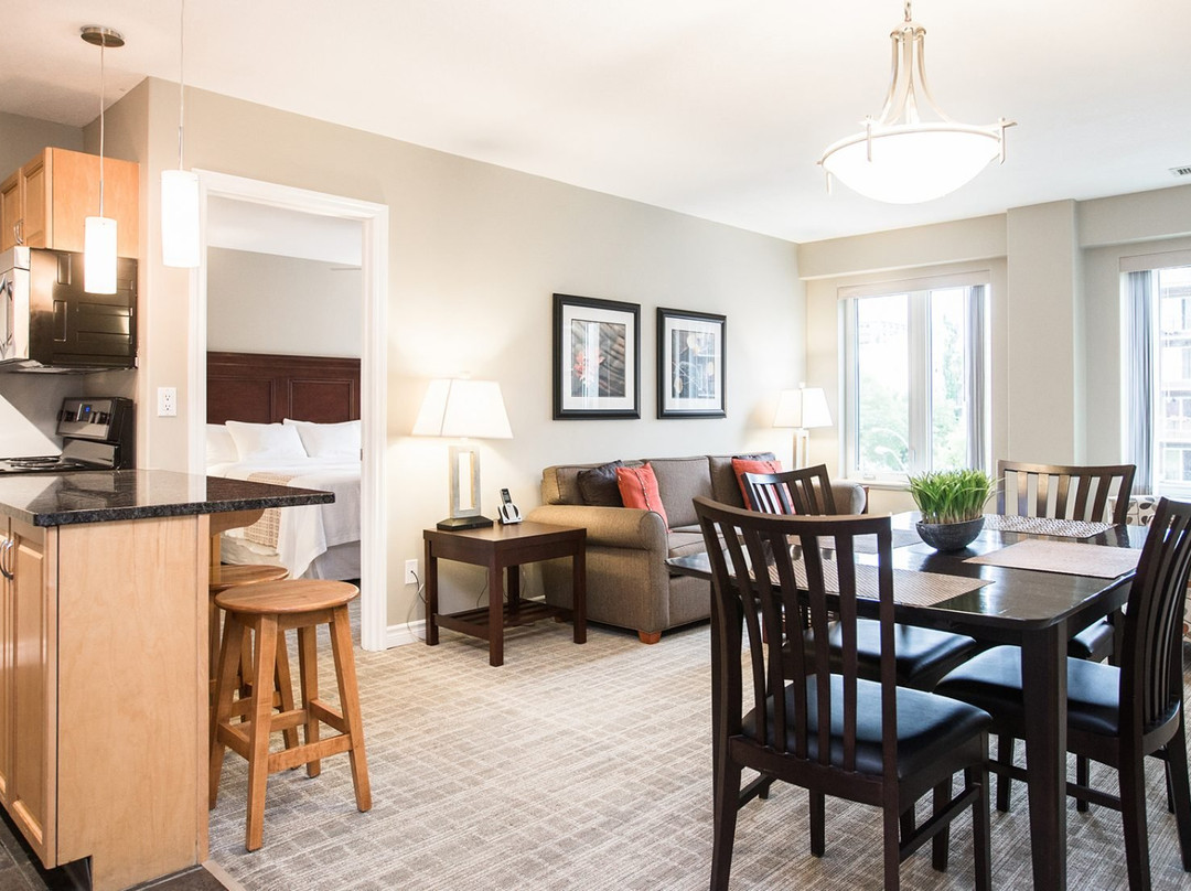 Canterra Suites Hotel主图