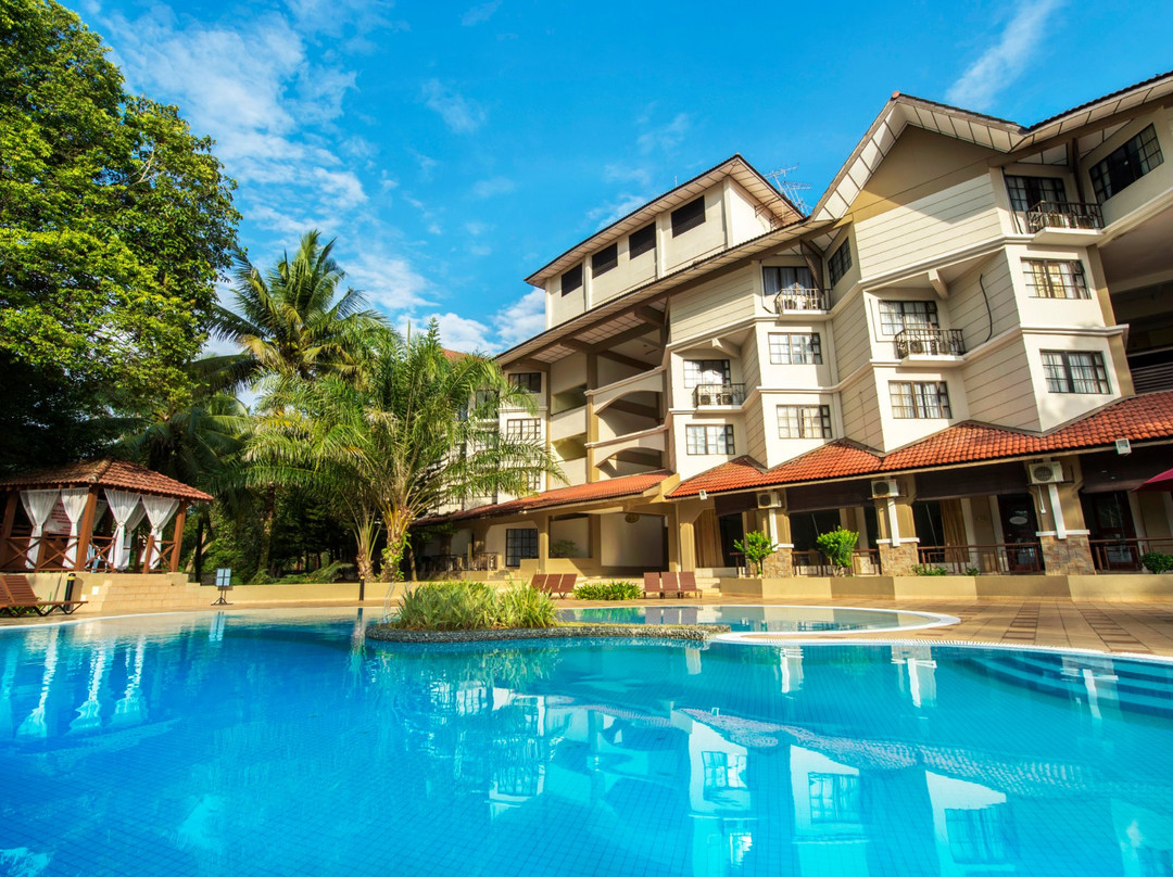 苏里雅珍拉丁湾度假村