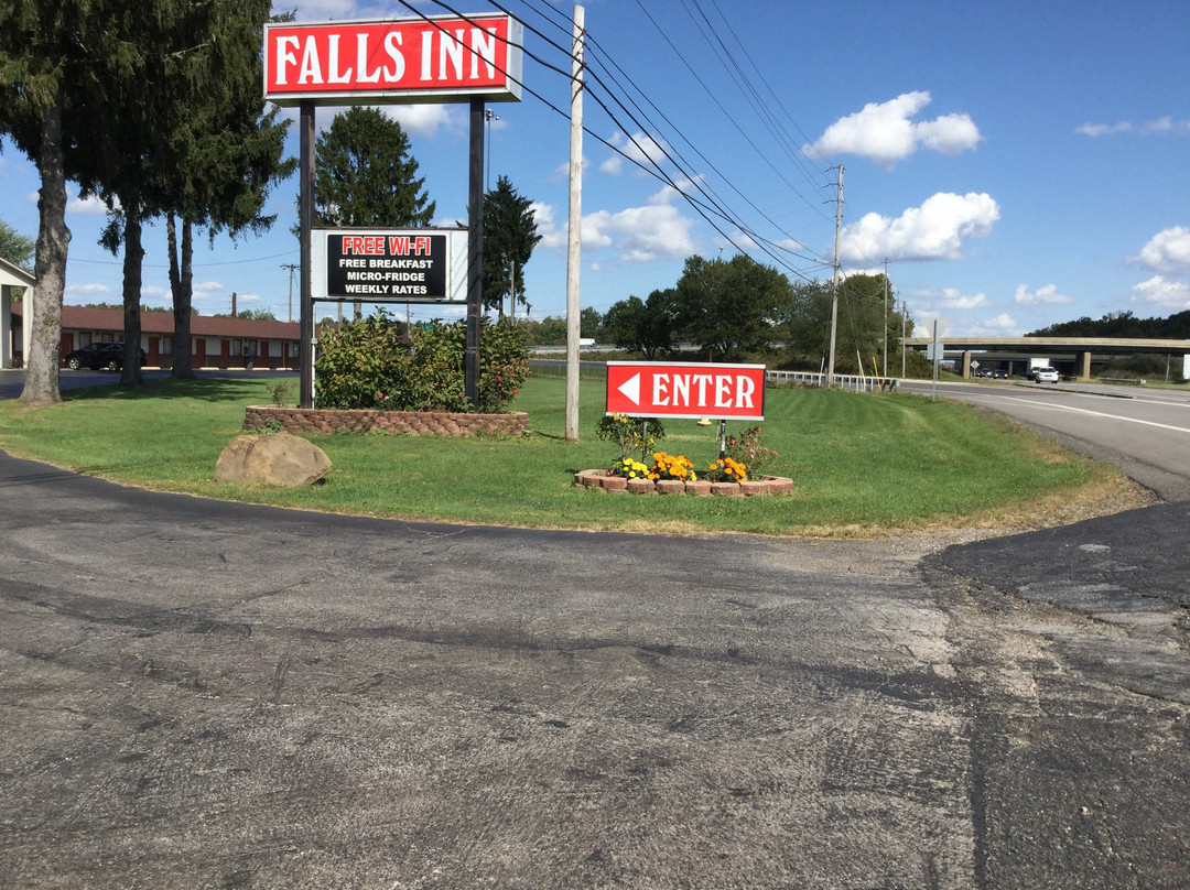 Falls Inn