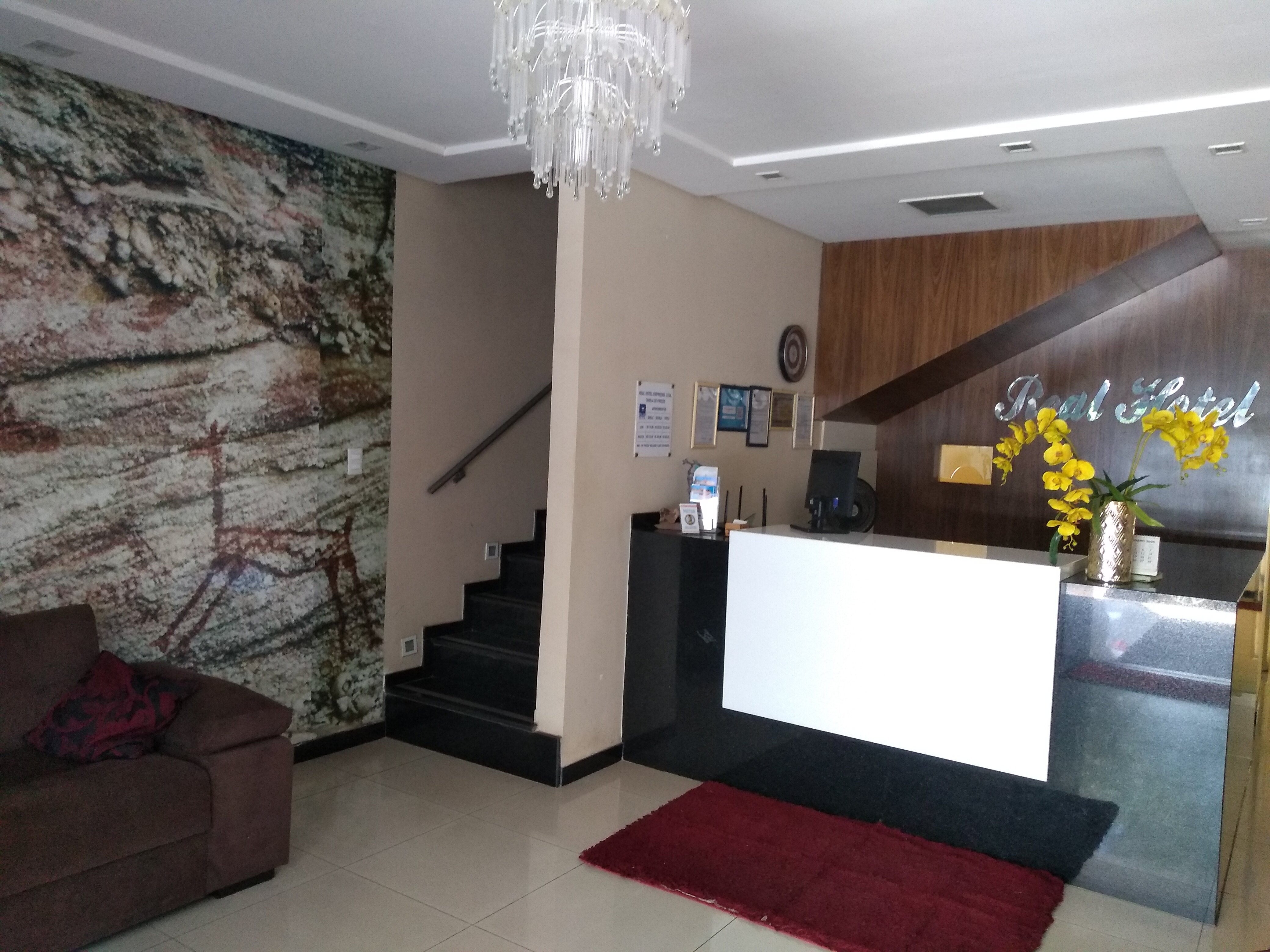 Real Hotel-官方