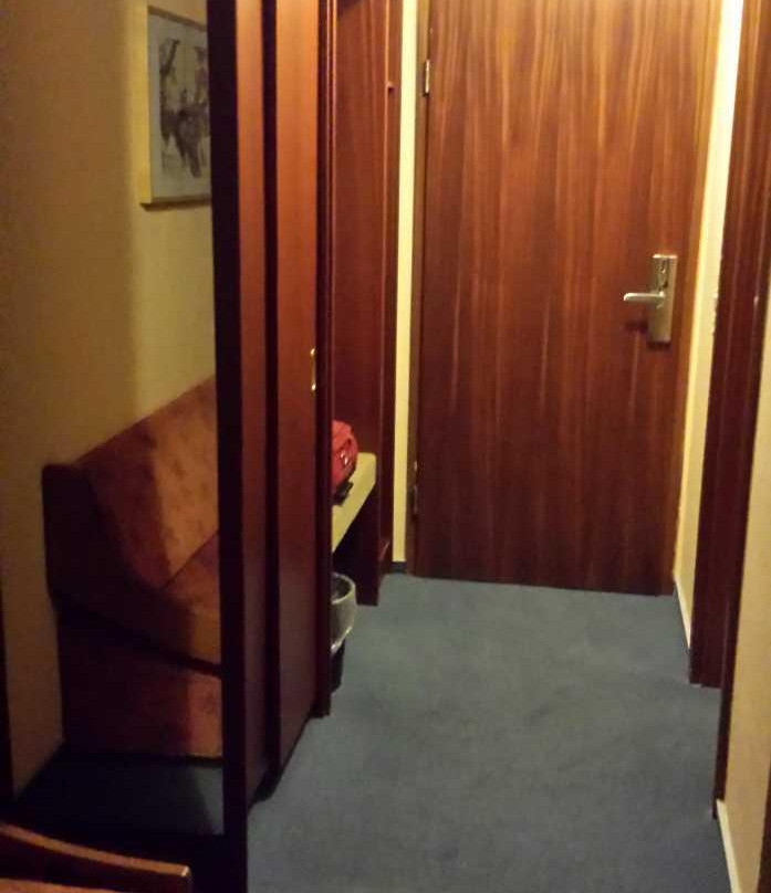 机场瓦尔多夫酒店