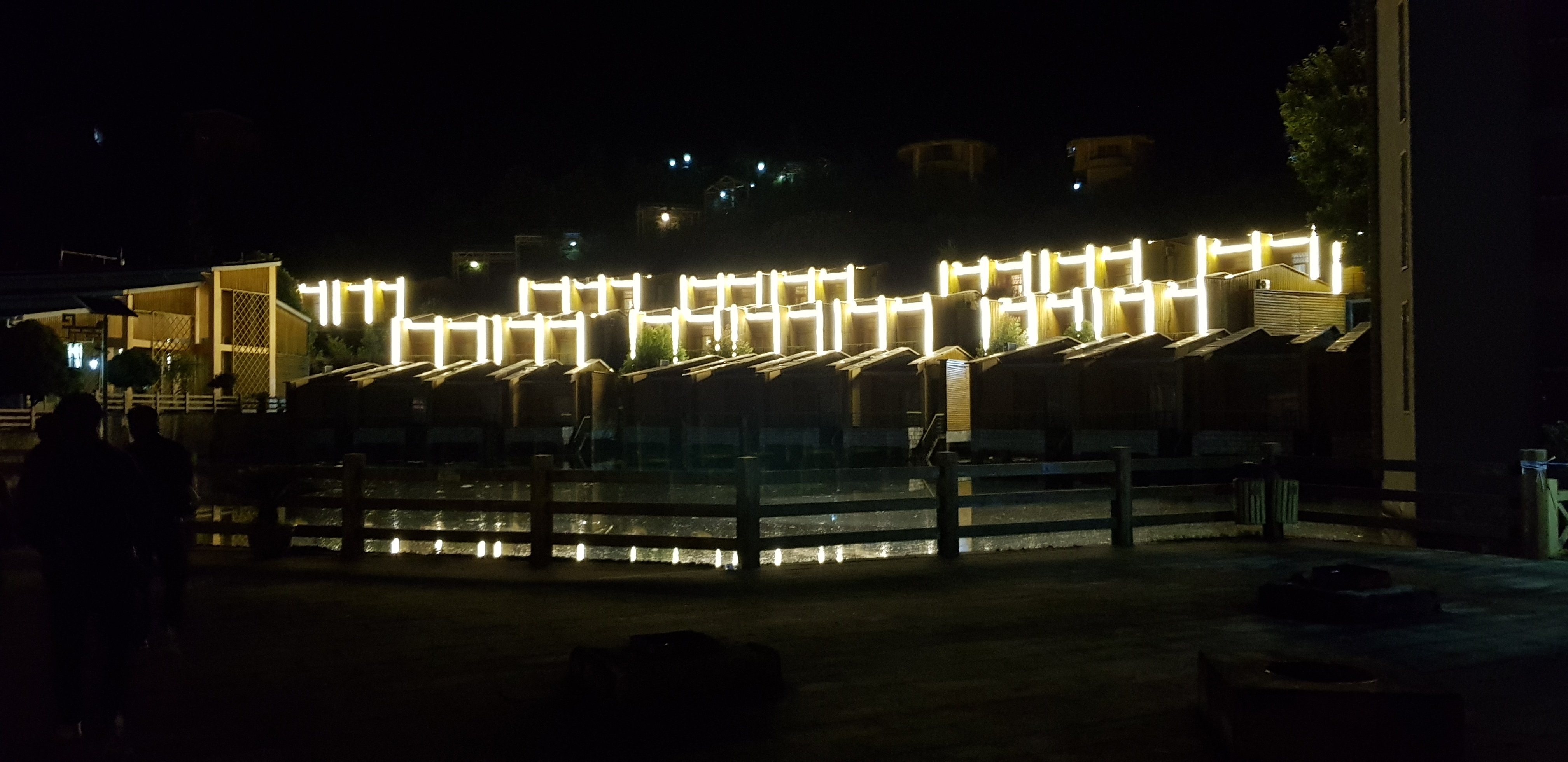 泸沽湖水墨禅境湖景度假酒店-官方