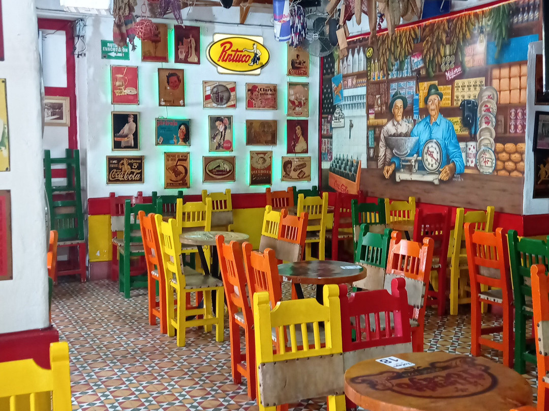 LOS RIELES & LA TIENDA DE TOCAYO