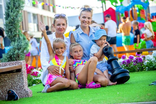 Courtyard Long Beach Holiday Resort主图