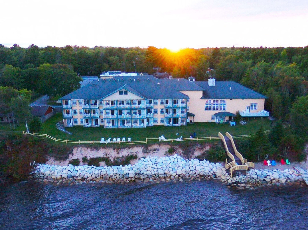 Paradise Lakefront Lodge主图