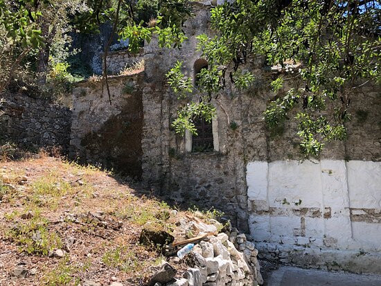 The Metamorphosis Church & ruins of the Venetian Castle-Karlovasi必去景点