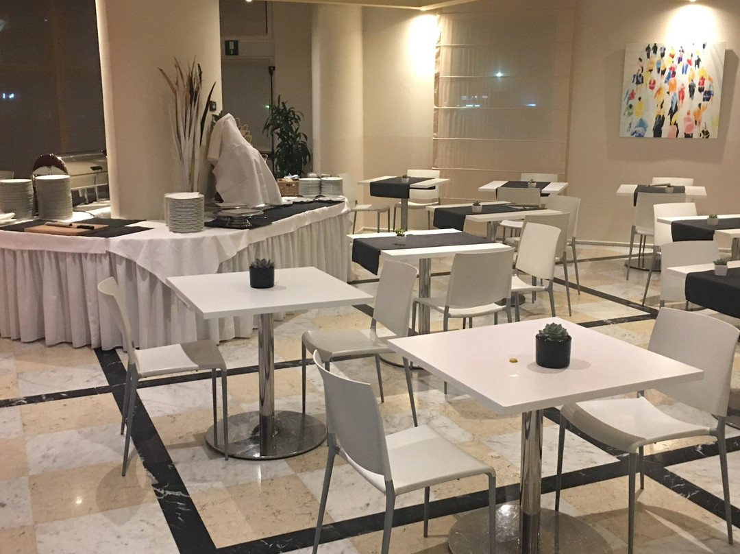 博洛尼亚机场喜来登Four Points灵动酒店主图