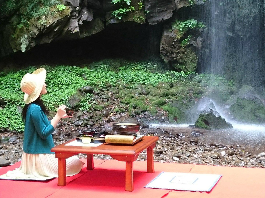 汤梨滨町旅游景点-Imadaki Fall
