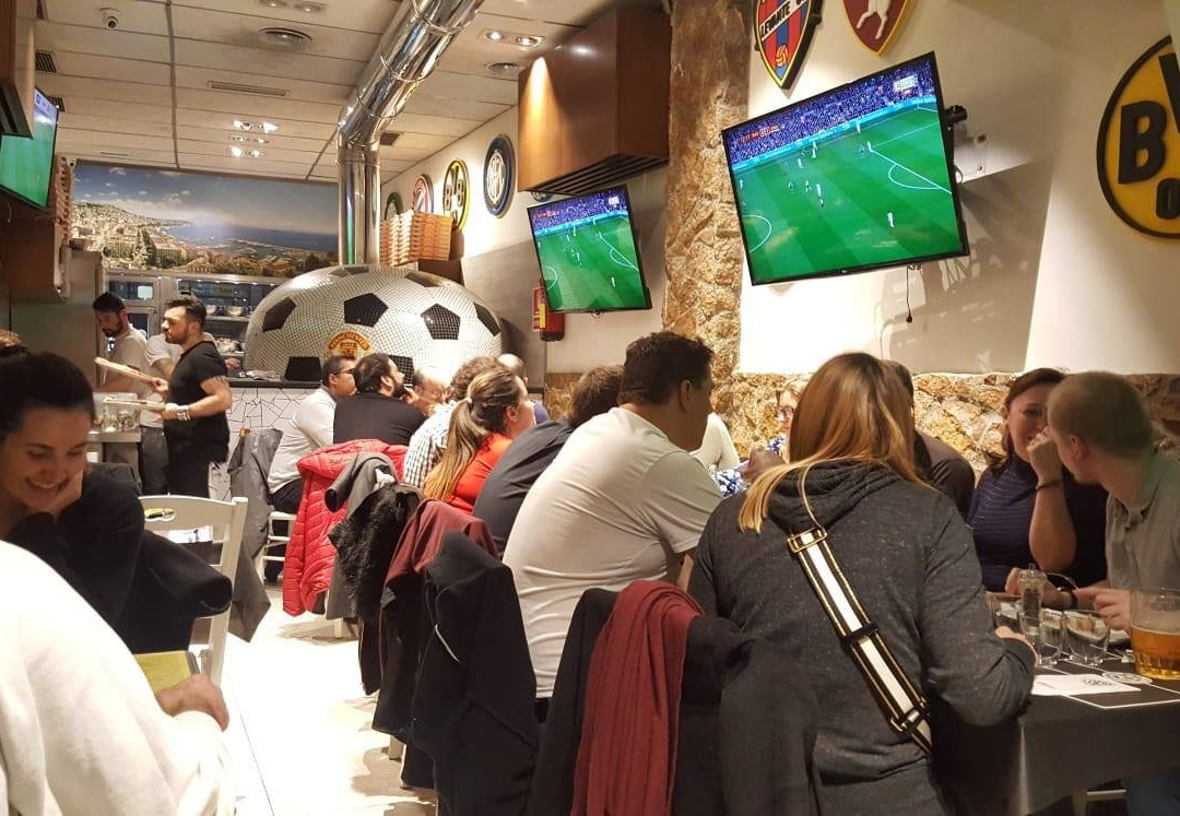 Sports Bar Italian Food - C. Ample
