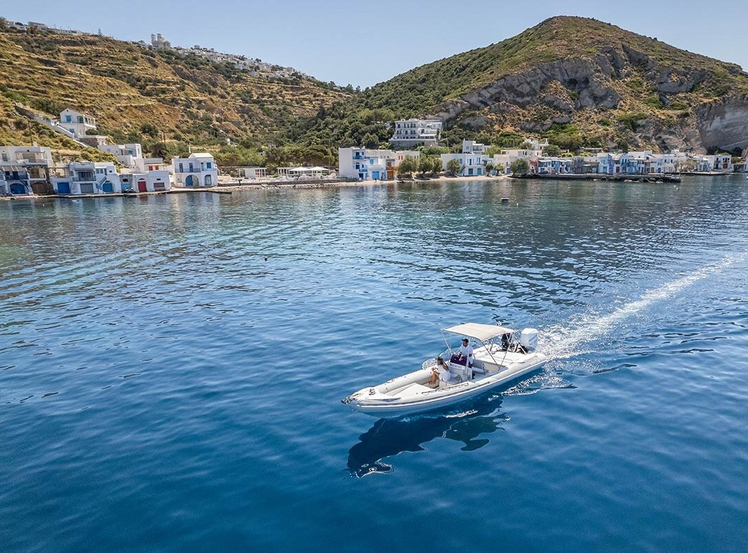 Milos Tour "Islands of Colours"- Luxury Boat Rental景点图片