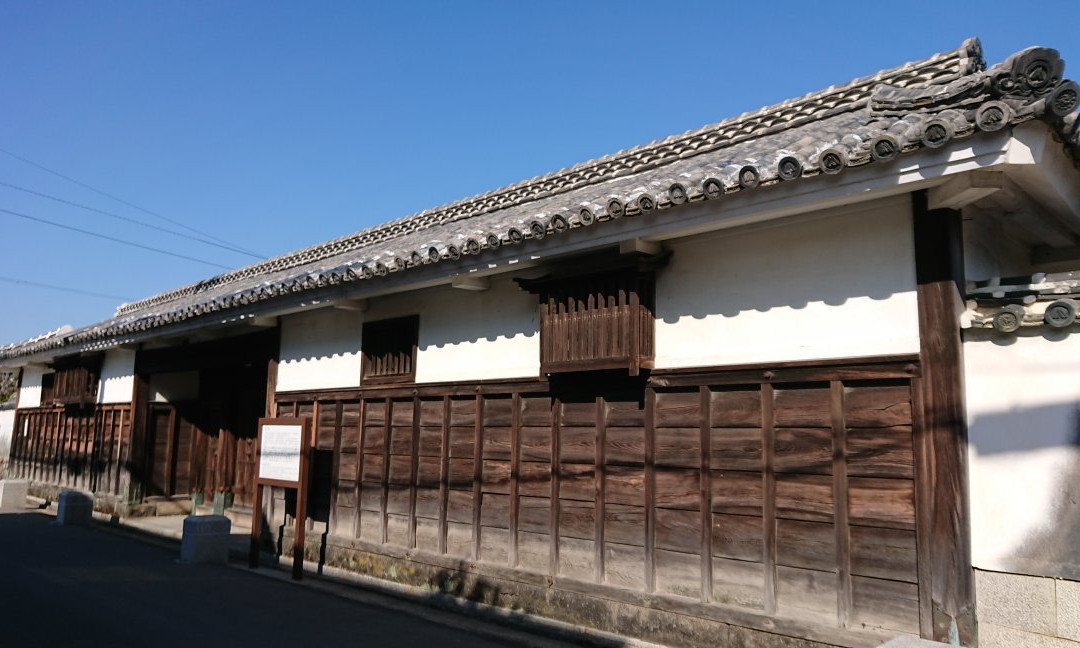 Kusakake Jutaku Nagaya Gate景点图片
