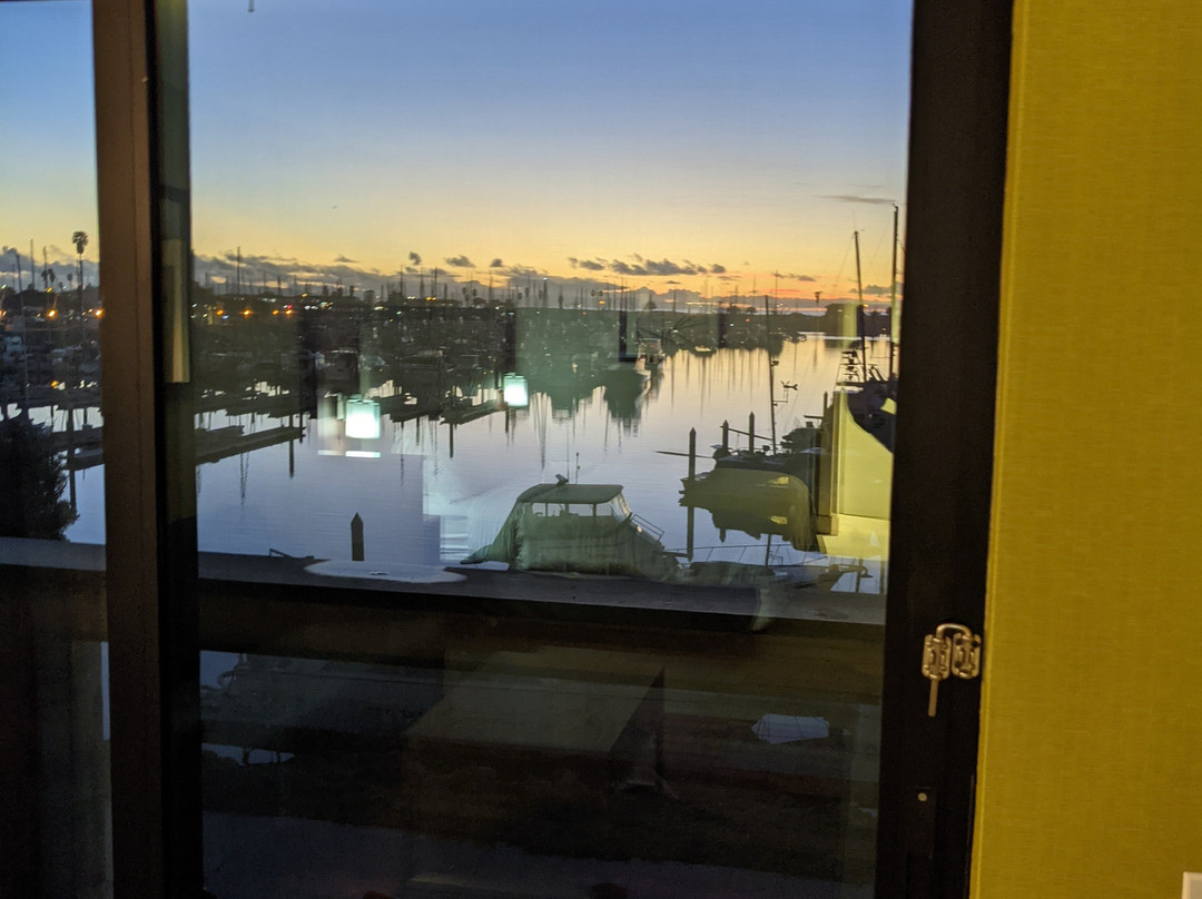 文图拉港快捷假日&套房酒店主图