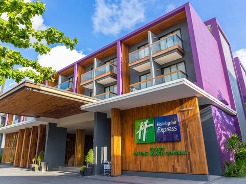 普吉岛巴东海滩中央智选假日酒店 - IHG 旗下酒店主图