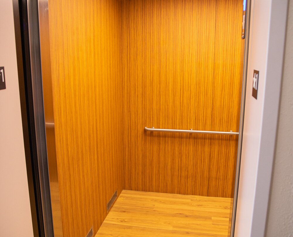 白楼套房酒店主图