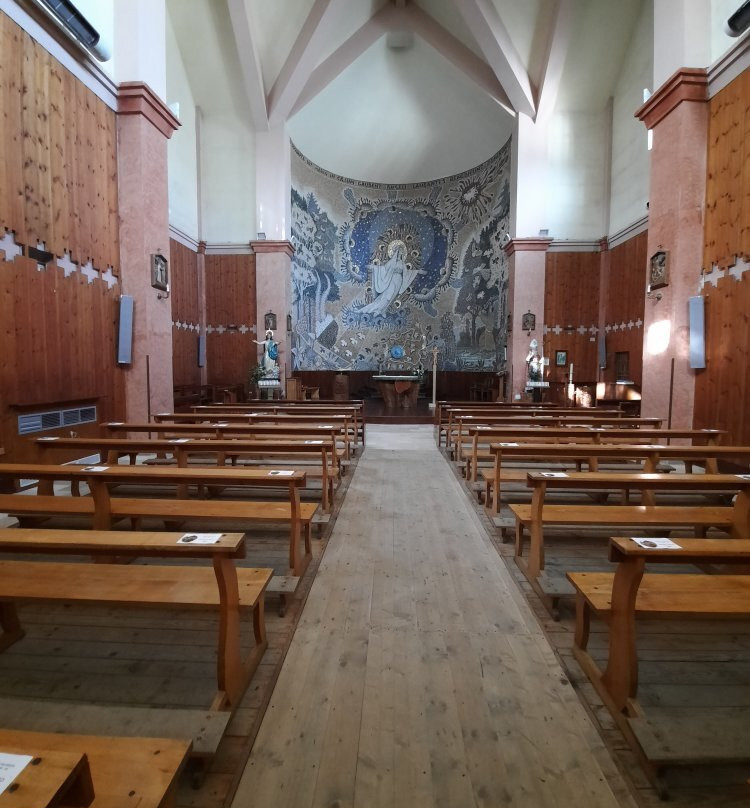 Chiesa dei Santi Roberto e Biagio-Camigliatello Silano必去景点