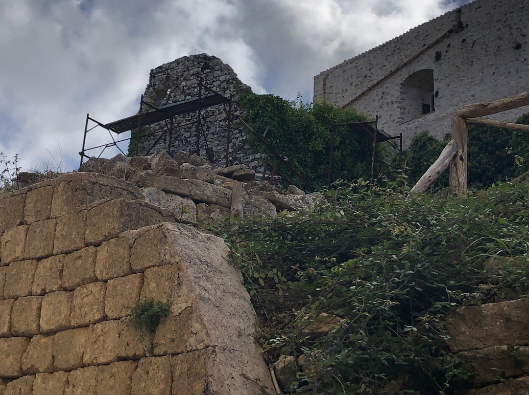 I Ruderi del Monastero del Santissimo Salvatore-埃里切必去景点