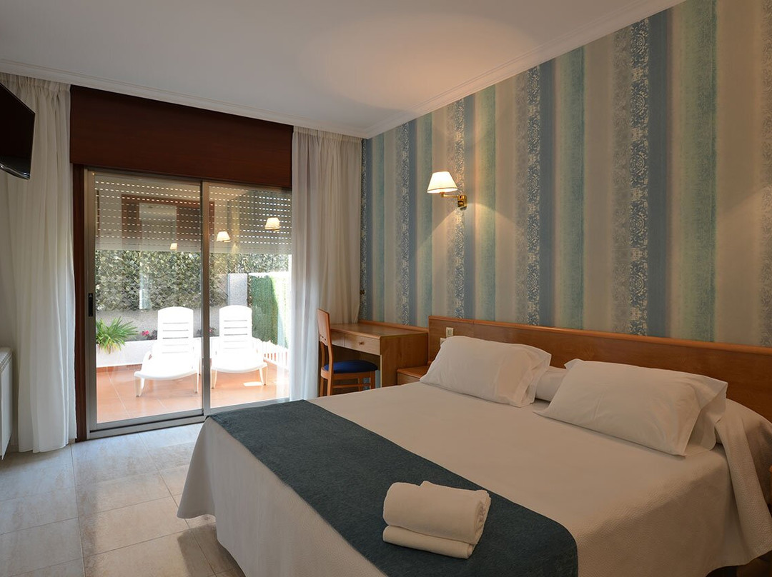 玛阿祖尔酒店主图