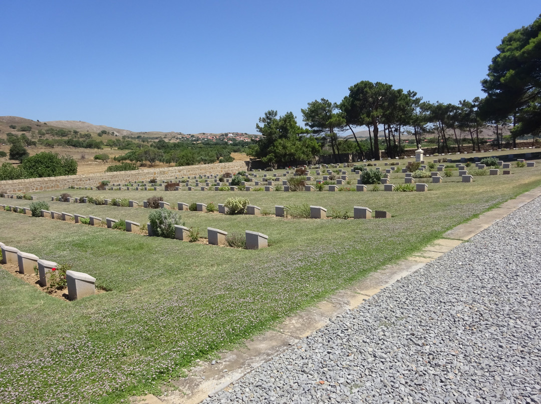 Portianos Military Cemetery景点图片