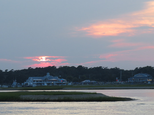 Pie Eyed Parrot Happy Hour Cruise-美特尔海滩必去景点