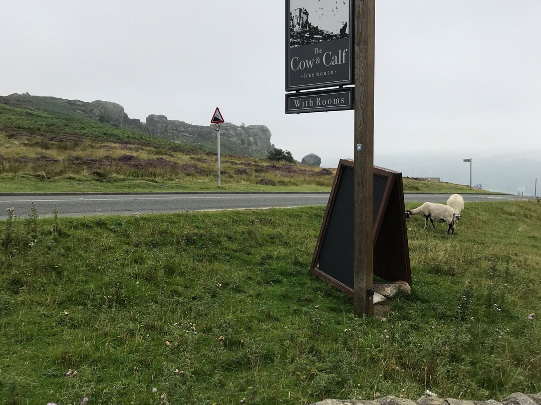 The Cow & Calf by Innkeeper's Collection主图