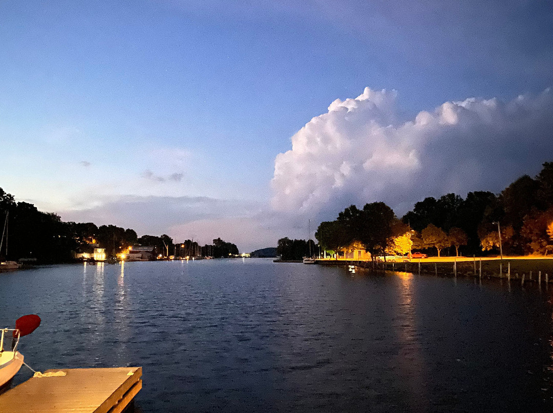 Picton Harbour Inn主图