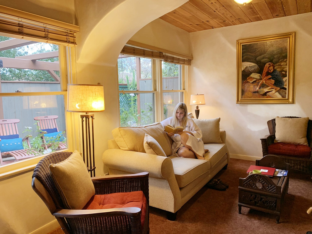 Emerald Iguana Inn主图