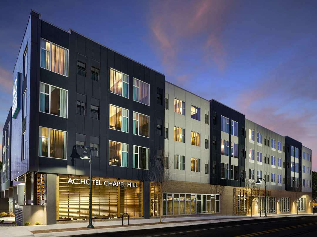 教堂山市区AC酒店主图