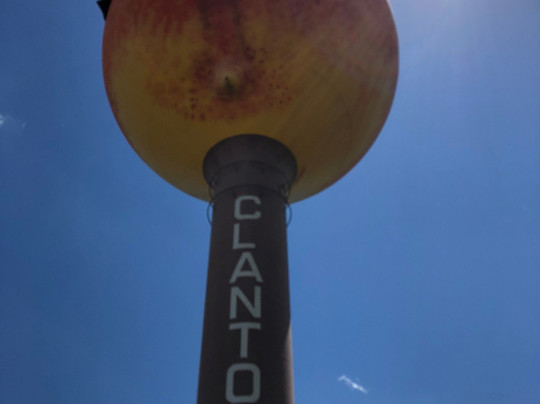 Clanton Peach Water Tower-Clanton必去景点