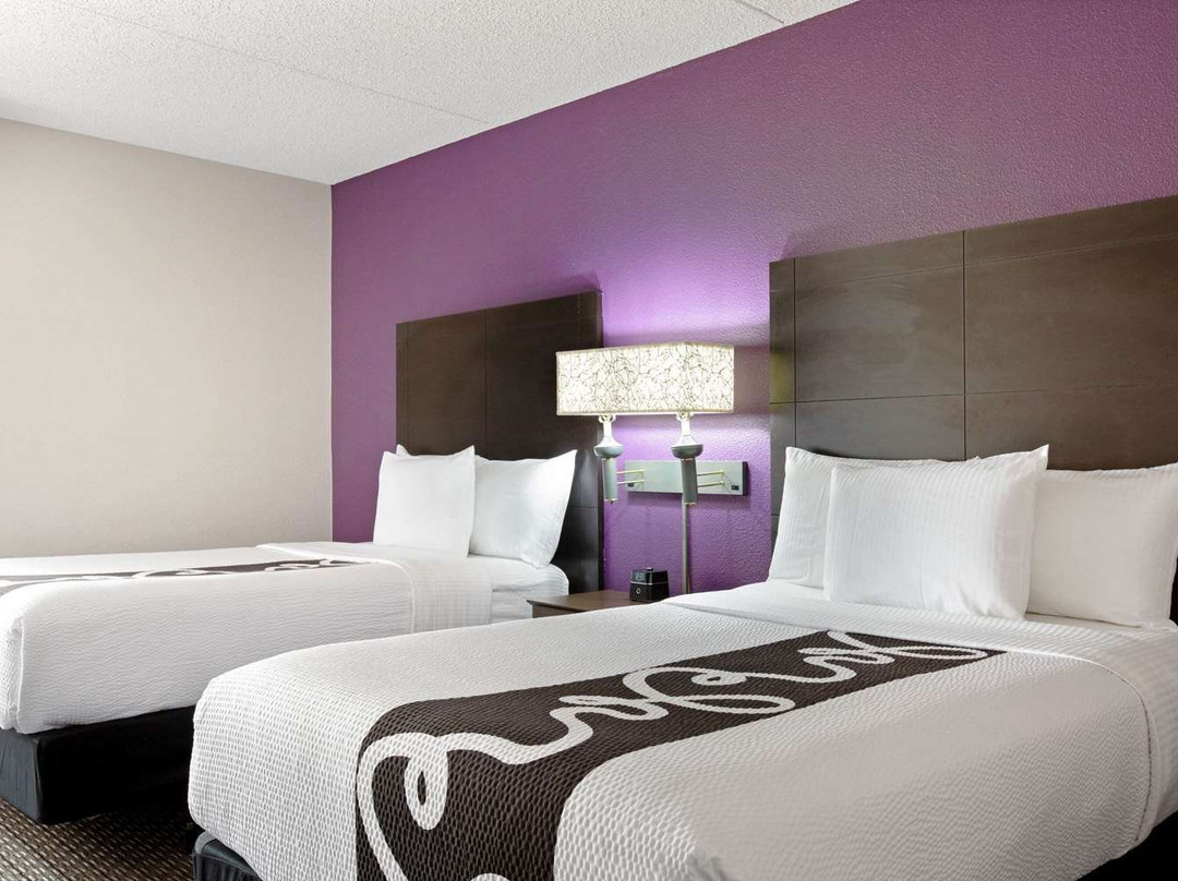 La Quinta Inn & Suites By Wyndham Miami Airport East