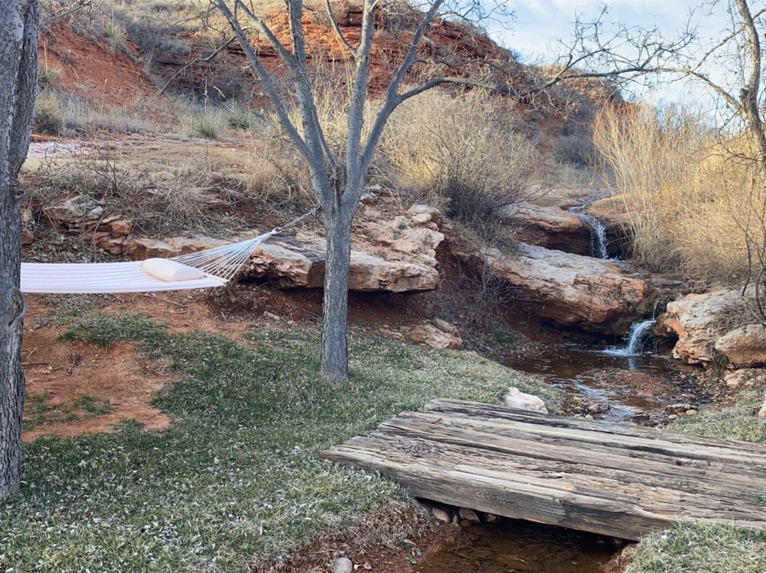 Three Falls Cove Country Inn主图