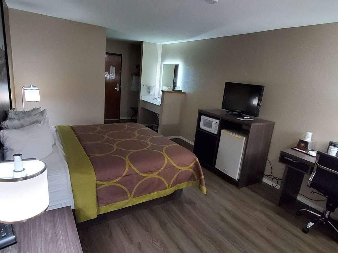 Super 8 by Wyndham Paris主图