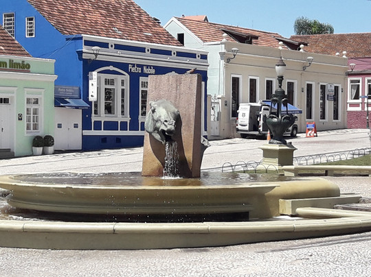 Praça Garibaldi-库里提巴必去景点