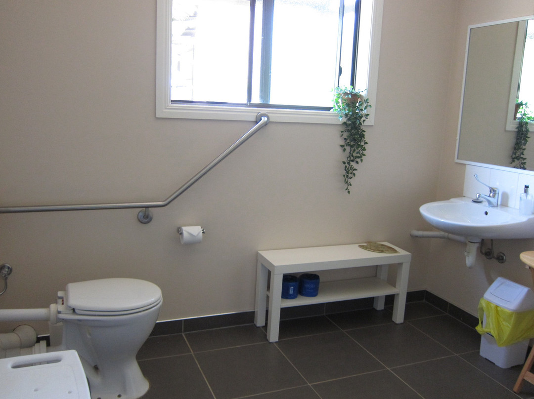 湖袋食宿酒店主图