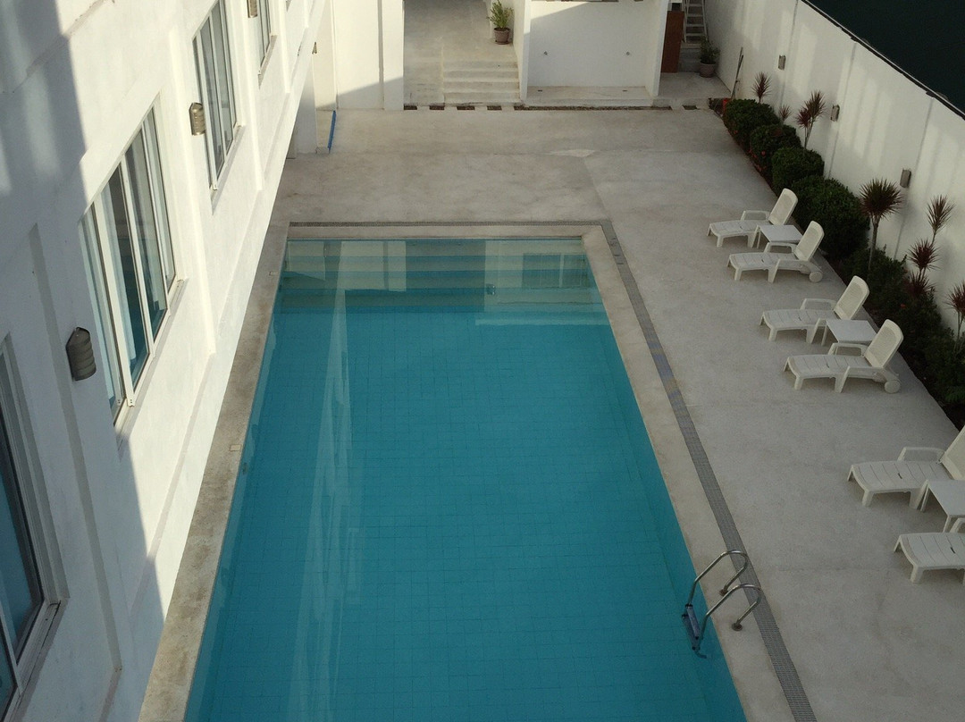 巴拉望蓝波酒店主图