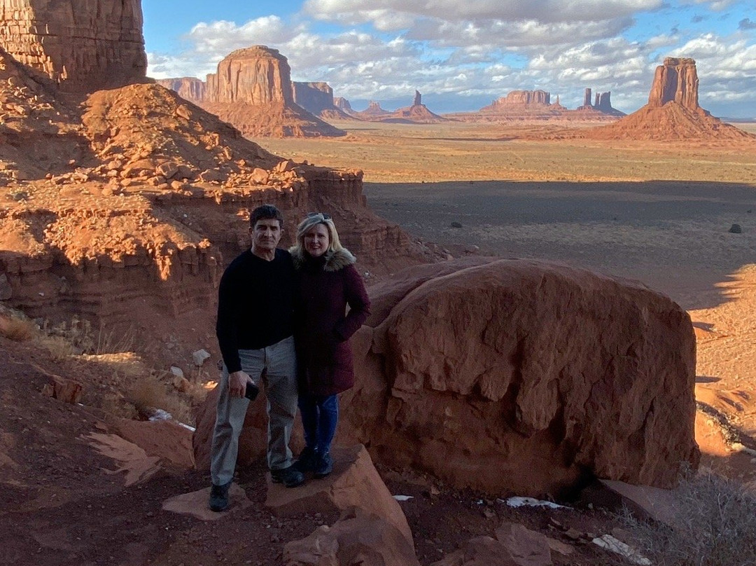 Simpson's Trailhandler Tours-纪念碑公园必去景点