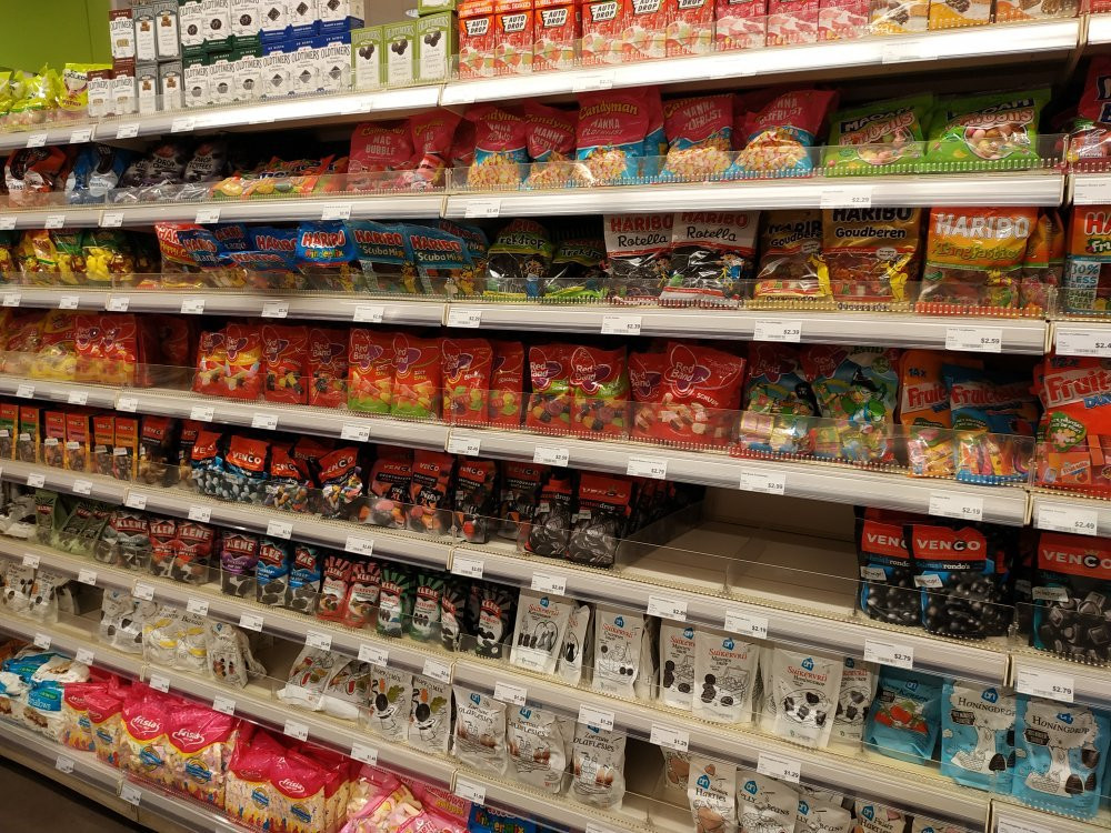 Van Den Tweel Supermarkt-Kralendijk必去景点